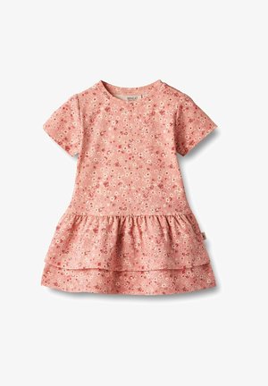 Robe fleurie rose à manches courtes, ourlet à volants et tissu doux. Présente un motif de petites fleurs rouges et blanches dispersées.