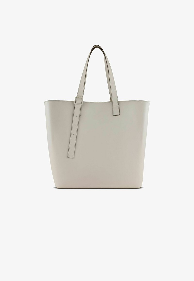 Borsa a tracolla grigia chiara realizzata in pelle liscia, con due manici piatti e un design rettangolare spazioso, caratterizzata da una cucitura minimale e senza decorazioni.