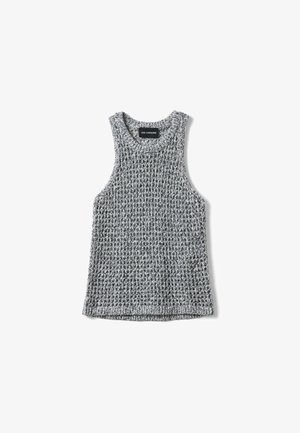 Canotta grigia e bianca senza maniche in maglia con scollo rotondo e trama sfumata, etichettata "Les Copains" sul retro del colletto.