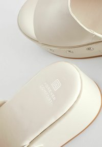 Next FOREVER COMFORT STUDDED REGULAR FIT - Platt slip-in - bone