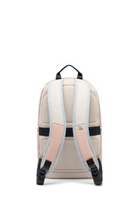 Könnyű hátizsák bézs és puha rózsaszín színkombinációban, párnázott hálós hátrésszel, állítható pántokkal és fekete elemekkel a stabilitás és a kényelem érdekében.