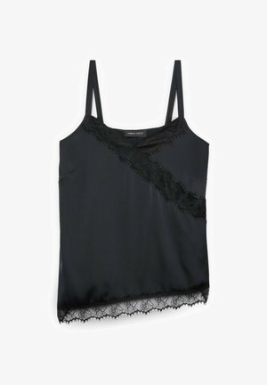 Zwarte satijnen camisol met kanten bies diagonaal over de voorkant en langs de zoom, voorzien van dunne dubbele schouderbandjes.