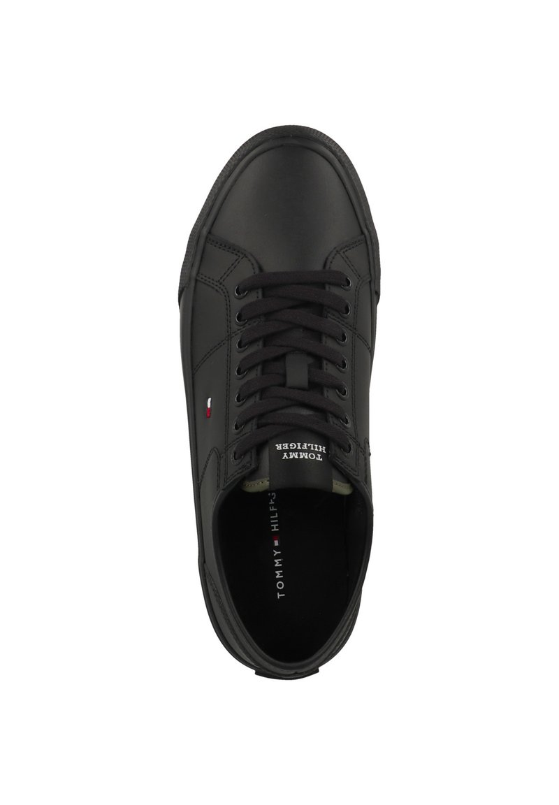 tommy badge vulcanised leather trainers
