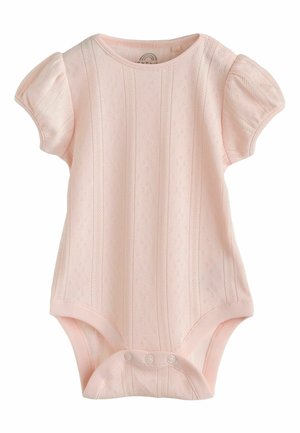 Svijetloružičasti dječji bodi s kratkim nabranim rukavima, ukrašen teksturiranim prugama i cvjetnim uzorcima. Zakopčavanje na dnu na drukere.