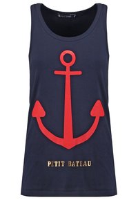 Mörkblå linne med en stor röd ankargrafik och två motst ående pilar, samt "PETIT BATEAU" i guldtext längst ner. Tillverkat av bomull.