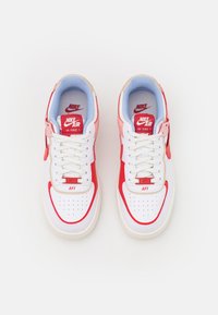 Nike Sportswear AF1 SHADOW - Sapatilhas - summit white/university red/gym red/sail
