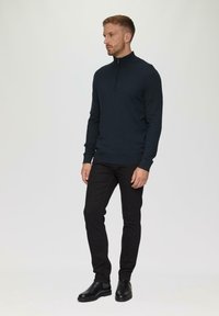 s.Oliver BLACK LABEL MIT STEHKRAGEN - Pullover - navy