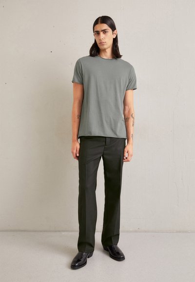 Filippa K ROLL NECK TEE - Jednoduché tričko - smoke gree