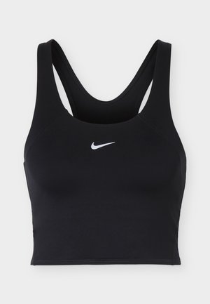 Μαύρο αθλητικό σουτιέν Nike με φαρδιές τιράντες και λευκό λογότυπο Nike Swoosh στο κέντρο μπροστά.