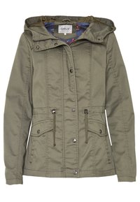 Olivově zelená bunda s kapucí, vybavená předním zipem a patentkami, dvěma kapsami na bocích a podšívkou s květinovým vzorem.
