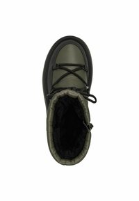 Zielony, ocieplany zimowy but z czarną gumową podeszwą i sznurowaniem. Wnętrze wyściełane jest czarną, miękką podszewką dla izolacji.