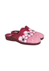 Un par de zapatillas deslizantes rojas y rosas con un patrón floral en blanco y rosa, y suelas de color rojo oscuro, mostradas desde un ángulo lateral.