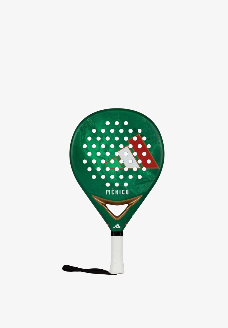 Groene padelracket met witte grip, perforaties, geometrisch Adidas-logo en de tekst "México" op de voorkant, ontworpen voor padel tennis.