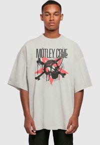 Merchcode MOTLEY CRUE - MONTAGE SKULL HUGE - Top s dlouhým rukávem - lightasphalt
