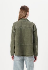 American Vintage UZATOWN - Traper jakna - olive