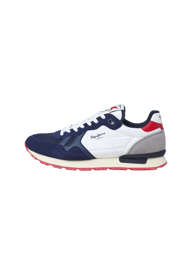 Marinblå och vita sneakers med grå detaljer. Tillverkade av mocka och mesh, med en tjock gummisula och framträdande snörning. Pepe Jeans-logotypen synlig.