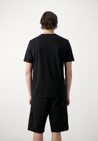 BOSS - T-shirt z nadrukiem