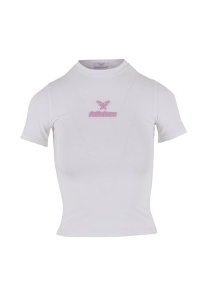 Biała koszulka z krótkim rękawem wykonana z gładkiego materiału, z różowym logo motyla i tekstem z przodu. Dopasowany krój z wysokim dekoltem.