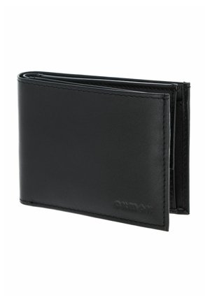 Portefeuille bifold en cuir noir avec un logo de marque subtilement embossé sur le devant, présenté fermé sous un léger angle sur fond blanc.