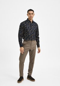 Selected Homme SLHSLIMFLEX PARK SHIRT - Shirt - bombay brown