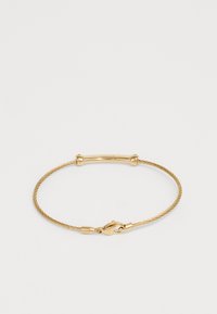 Bracciale in filo d'oro con una chiusura cilindrica liscia. Presenta un design a corda torcigliata e una finitura lucida.
