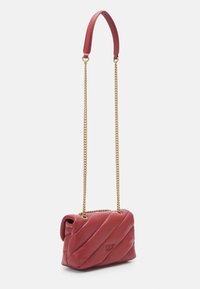 Pinko LOVE PUFF  - Soma ar siksnu pāri ķermenim - ocra rosso/antique gold