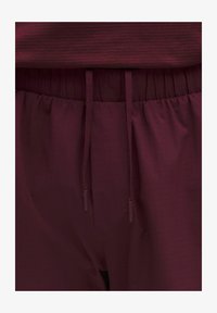 Non selezionato, burgundy bay