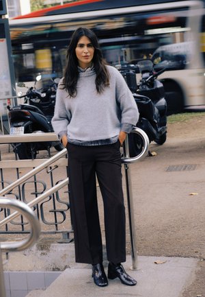 b.young Džemperis - light grey melange