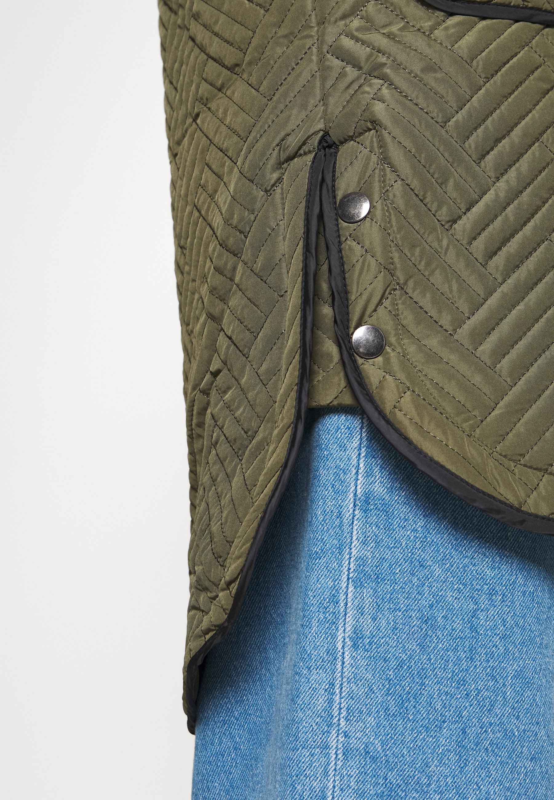 Kaffe KAMICA QUILTED COAT Kort kåpe frakk grape leaf Kaffe KAMICA QUILTED COAT Kort kåpe frakk grape leaf