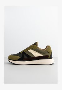 Unselected, olive