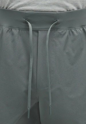 lululemon, ZEROED IN LINERLESS 13CM - Kurze Sporthose - onyx grey-