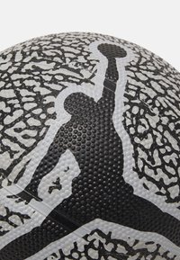 Jordan JORDAN SKILLS GRAPHIC MINI - Pallamano - wolf grey/black