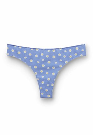 Jasnoniebieskie stringi z białym i żółtym wzorem stokrotek na białym tle.