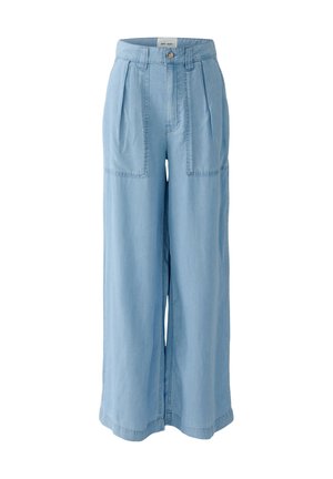 Pantalon large bleu clair avec taille haute, bouton et fermeture éclair à l'avant, grandes poches plaquées avant et plis près de la taille.