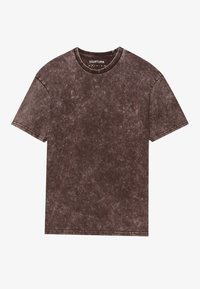 Tricou scurt, maro, din bumbac moale, având un aspect texturat și estompat. Guler rotund cu un design simplu, neîmpodobit.