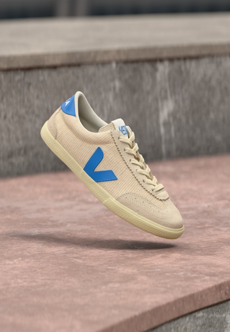 Veja VOLLEY egee/off-white