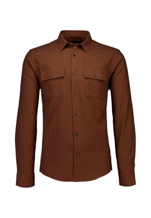 Brązowa koszula na guziki z długim rękawem wykonana z teksturowanej tkaniny, posiadająca kołnierzyk, dwie kieszenie na wysokości klatki piersiowej oraz czarne guziki.