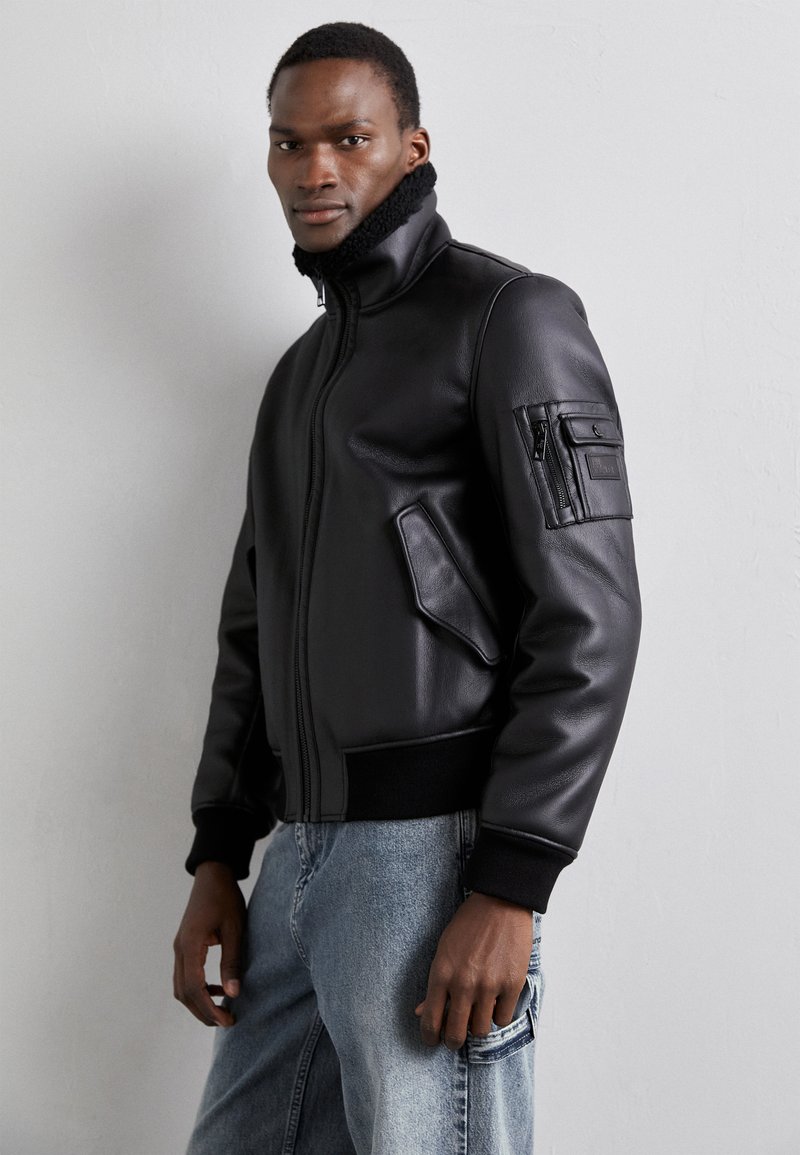 HWK Brando - Chaqueta de cuero para motocicleta para hombre, chaqueta de cuero negro genuino con armadura CE extraíble para montar en moto - Tamaño Pequeña - Color Negro - : Costa Rica