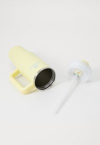 Stanley THE QUENCHER H2.O FLOWSTATE™ TUMBLER 0.8 UNISEX żółty