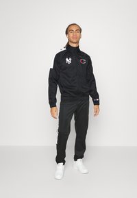 Champion - NEW YORK YANKEES TRACKSUIT - Treniņtērps - black/white Miniatūras attēls 1