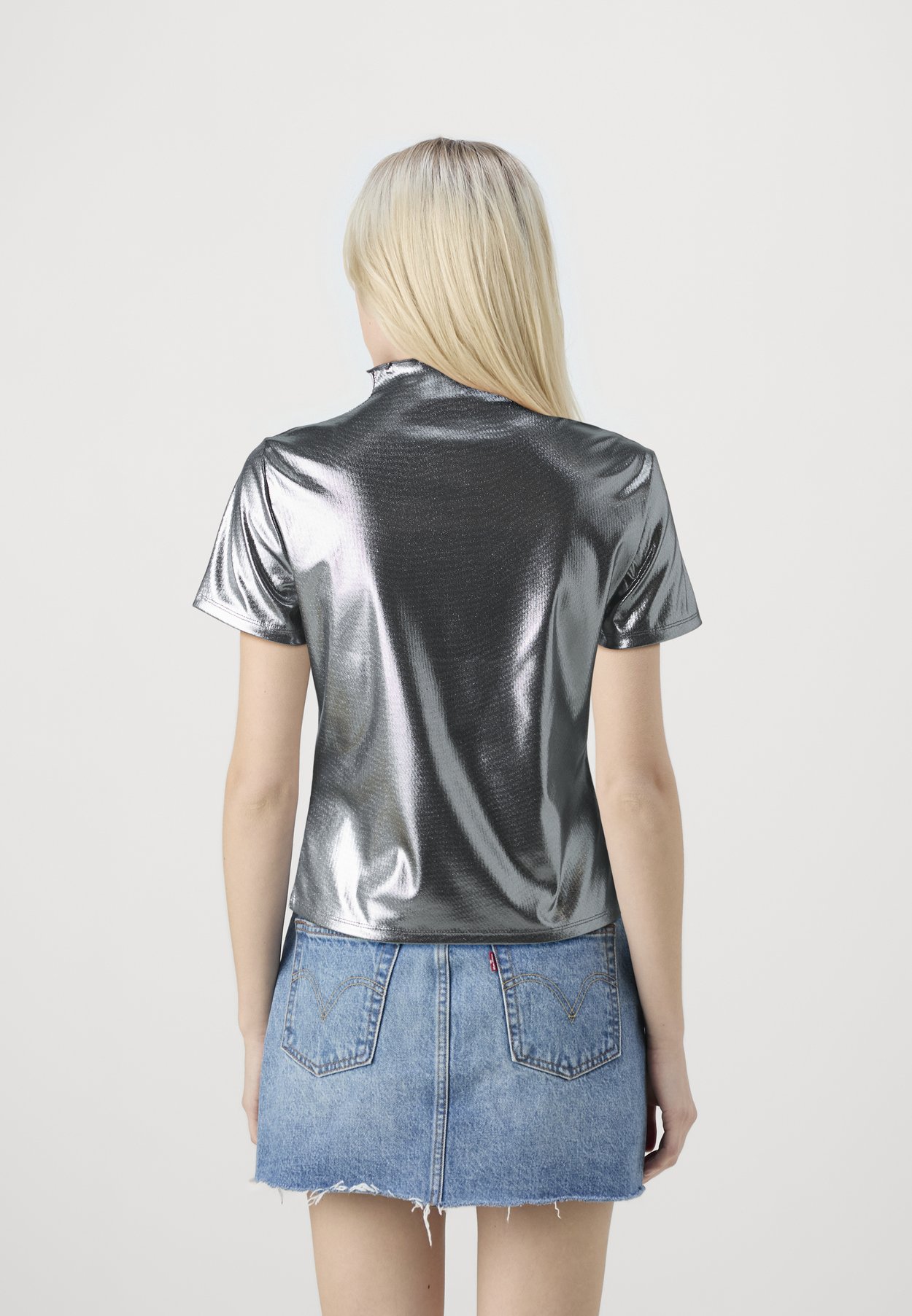 ONLMELIA MOCKNECK