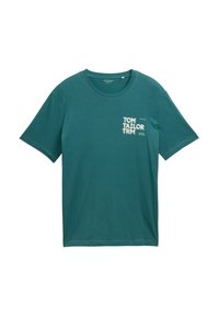 Camiseta de algodón en color azul verdoso con cuello redondo, mangas cortas y un logotipo impreso en la parte izquierda del pecho. Textura suave y diseño casual.