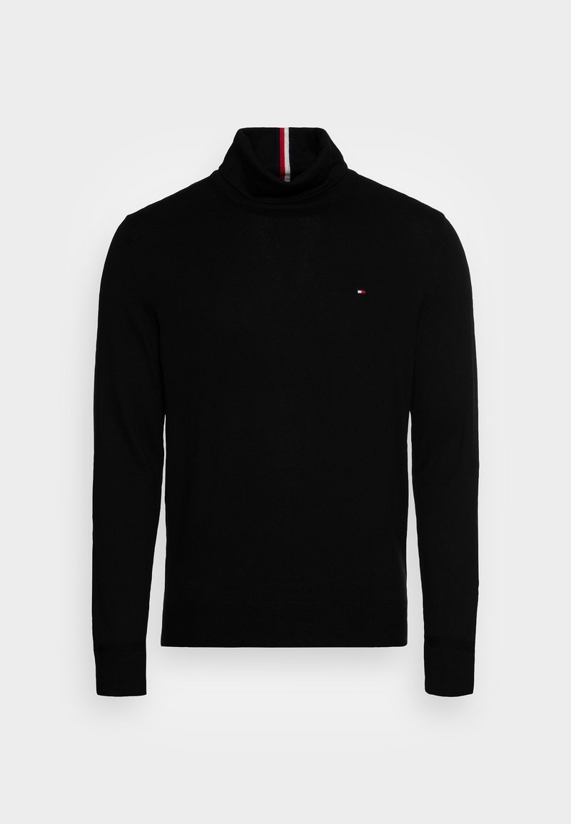 Zwarte coltrui met lange mouwen, ribbelstructuur, voorzien van een klein logo op de borst en een gestreept accent binnen de kraag.