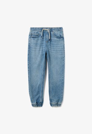 Lichtblauwe denim joggerstijl broek met een elastische tailleband, trekkoord, zijzakken en taps toelopende boorden. Iets vervaagd voor textuur.