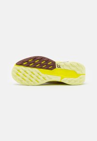 Nike Performance PEGASUS TRAIL 5 GORE-TEX - Chaussures de running - sanddrift/dark pony/cyber/life lime/crimson tint
