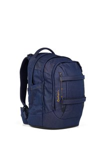 Sac à dos en tissu bleu avec plusieurs compartiments, coutures renforcées, bretelles ajustables et une poignée supérieure pour un transport facile.