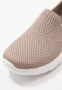 Skechers Performance Obuwie do biegania Turystyka