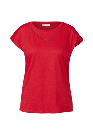 Rød T-shirt med korte ærmer og rund halsudskæring samt dekorativt syning, der danner en V-form på forsiden. Blødt stof med en afslappet pasform.