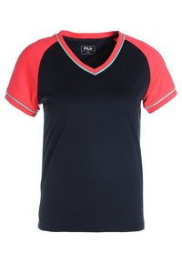 Námořnická a korálová triko s krátkým rukávem sportovního střihu s výstřihem do V, které má kontrastní korálové rukávy a tyrkysový detail kolem výstřihu.