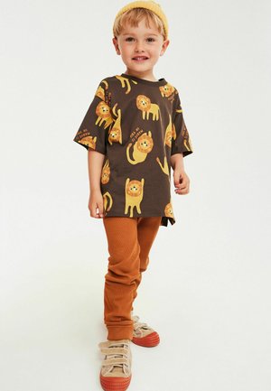 Minories, PATTERNED T-SHIRT UNISEX - T-shirt imprimé - brown